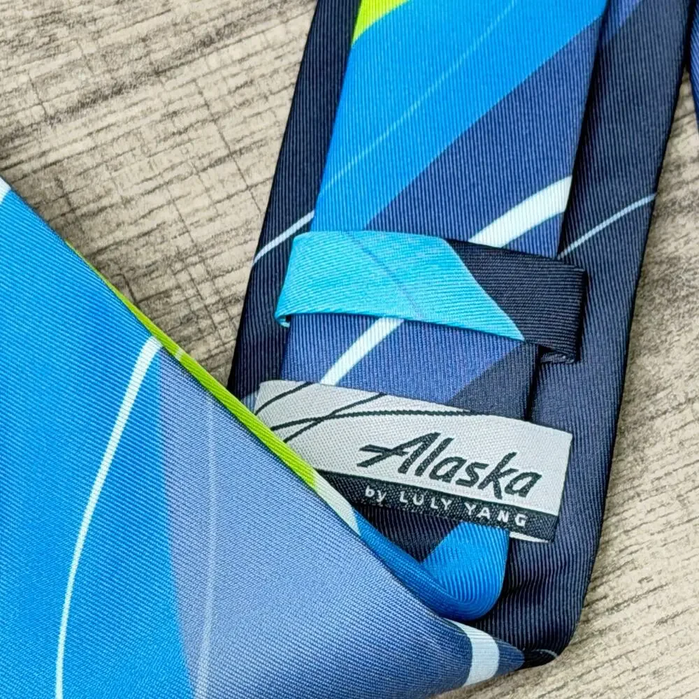 Lucy Yang this tie